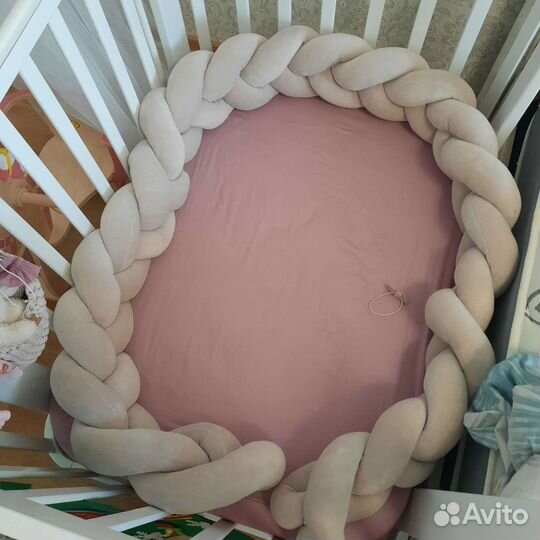 Косичка в кроватку для новорожденных