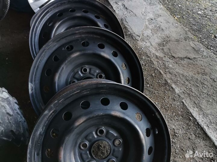 Продам штампованные диски тойота королла