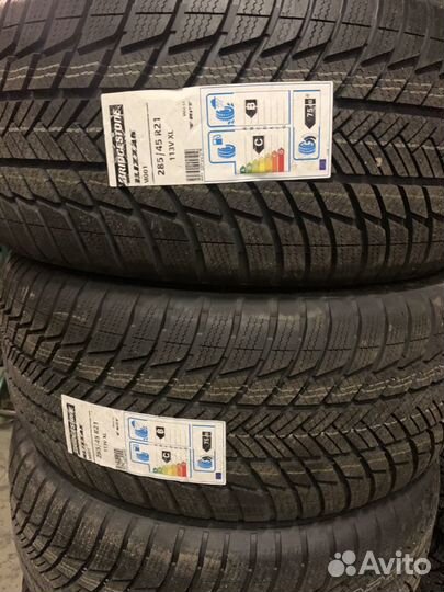 Bridgestone Blizzak LM-001 285/45 R21 113V