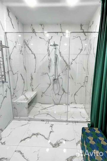 Стеклянное ограждение в душ