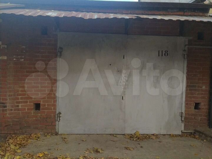 Гараж, > 30 м²