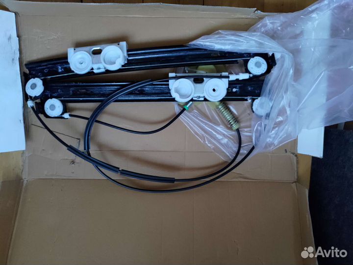 Стеклоподъемник передний mini Cooper SKV 01SKV631