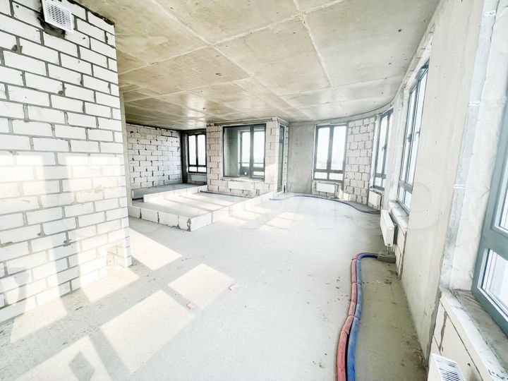 4-к. квартира, 102 м², 14/15 эт.