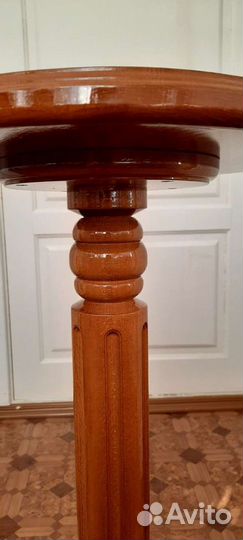 Подставка из массива дерева