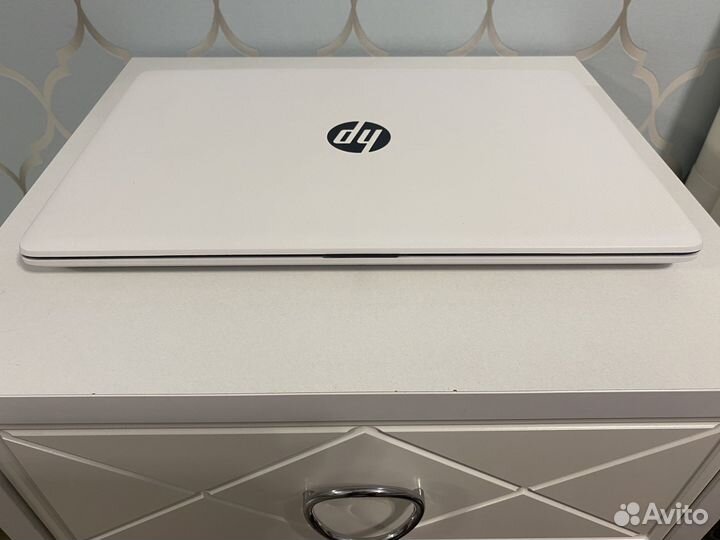 Ноутбук HP (белый) 15.6