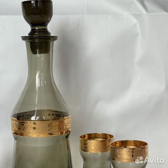 Набор винтажной посуды графин и рюмки