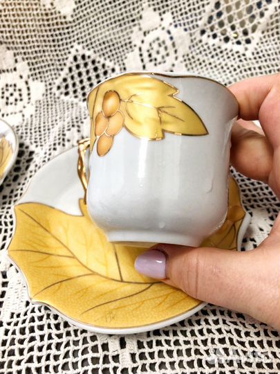 Чашки с блюдцами