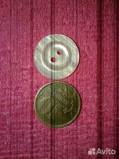 Пуговицы по 1 рублю