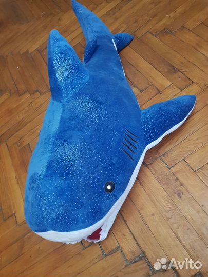 Продам игрушку акулы