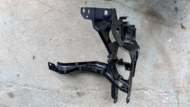 Кронштейн фары Bmw X5 2018- 51647421709 G05, левый