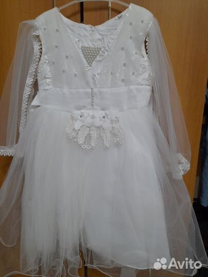 Нарядное платье на 2- 3 годика
