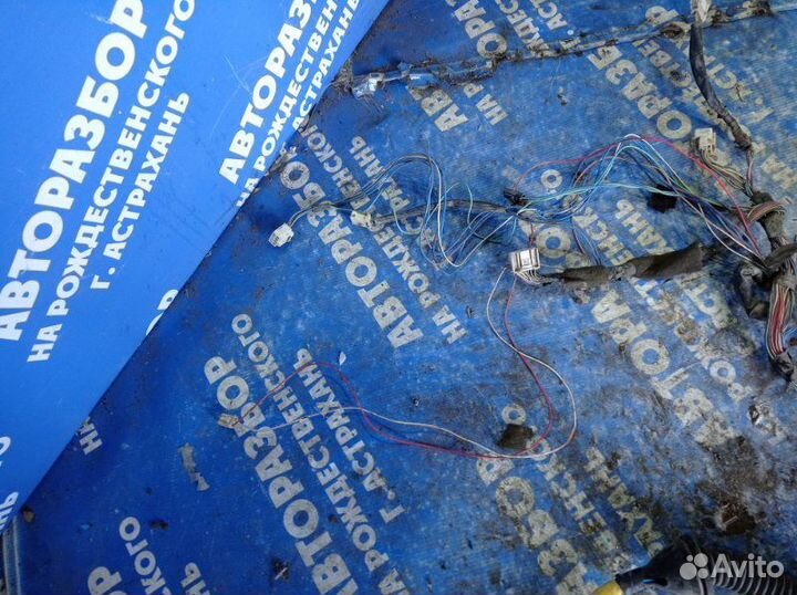 Проводка двери Toyota Avensis седан 2007