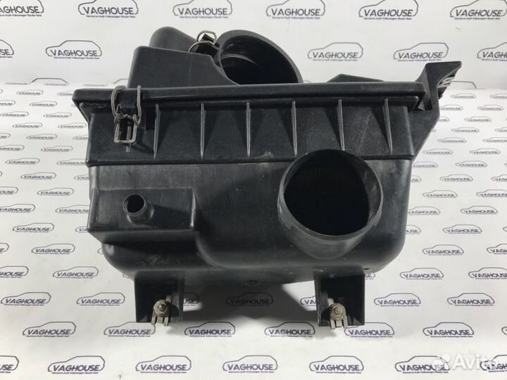 Корпус воздушного фильтра Ford Sierra MK 1 1987