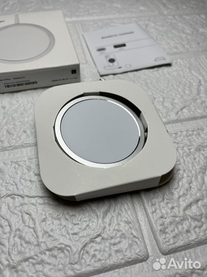 Беспроводная зарядка для iPhone