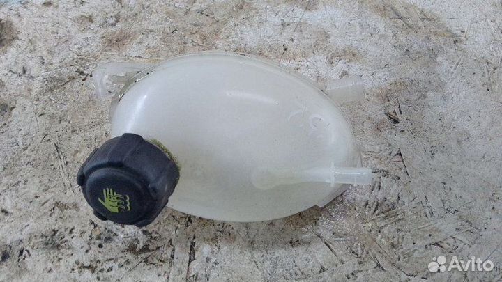 Расширительный бачок Renault Sandero хетчбэк 1.2