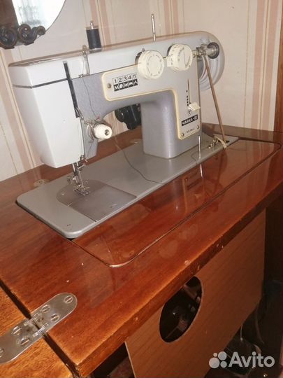Швейная машина Чайка 3