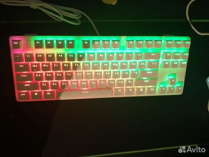 Игровая механическая клавиатура белая