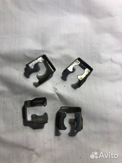 Зажим топливной форсунки Mitsubishi Lancer 10