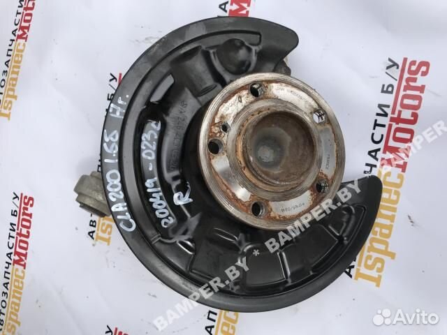 Кулак задний правый Mercedes CLA