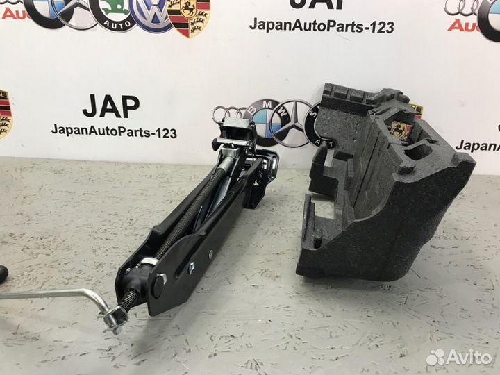 Ящик для инструментов Audi Q5 8R cncd 2013