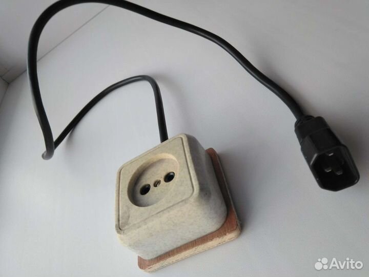 Кабель для компьютера