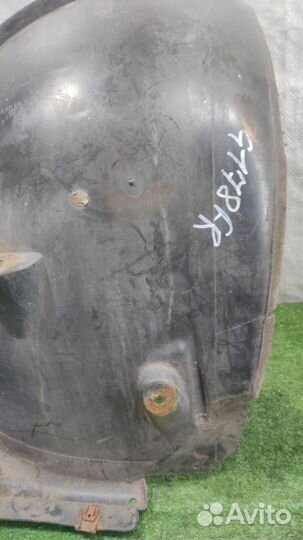 Подкрылок передний правый Mercedes Benz E-class W