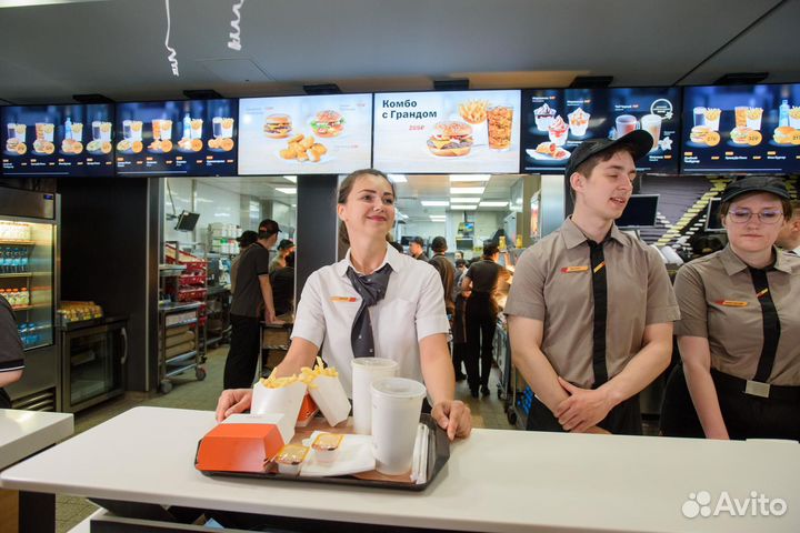 Сотрудник ресторана в сеть фастфуда