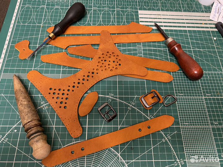 Шлейка для средней собаки(кожа) ручной работы