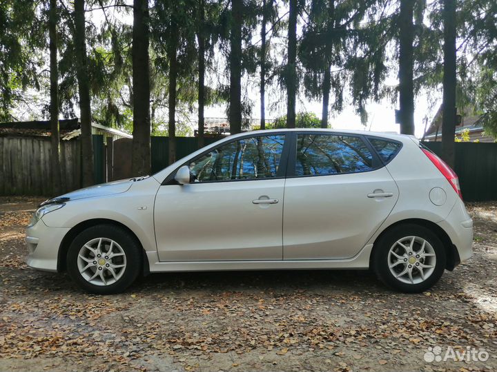 Hyundai i30 1.6 AT, 2011, 180 200 км