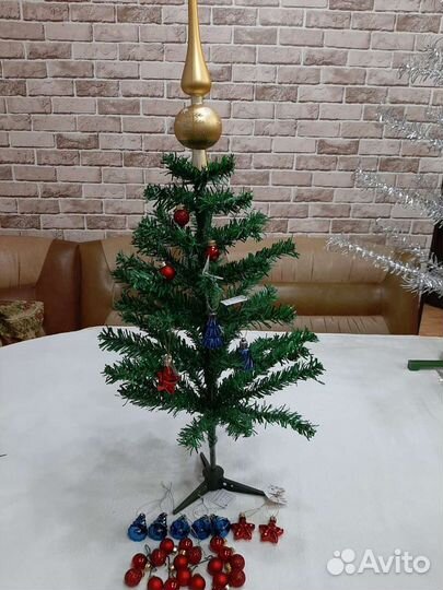 Елки искусственные, мишура