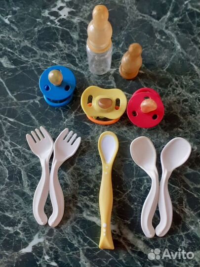 Бутылочки для кормления, пустышки и ниблеры+подаро