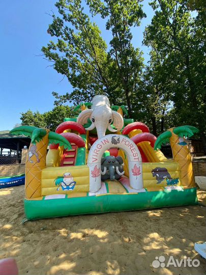 Надувной батут с горкой
