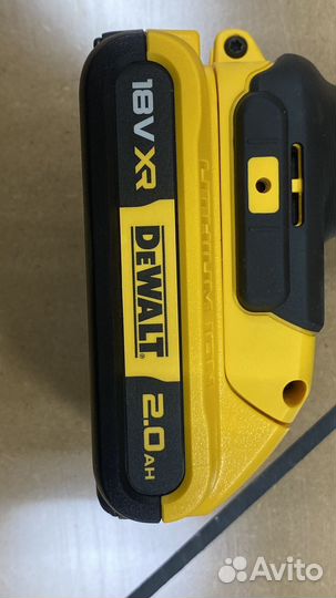 Шуруповерт DeWalt DCD771