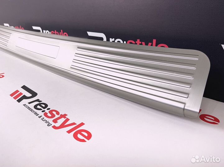 Накладка заднего бампера LX470 с Загибом