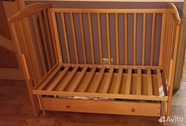 Детская кроватка