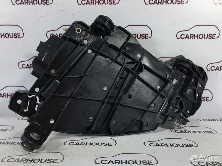 Кронштейн фары передний правый Volkswagen Touareg