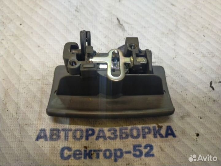 Ручка замка бардачка Hyundai Tucson 1