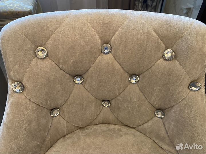 Кресло для мастера маникюра