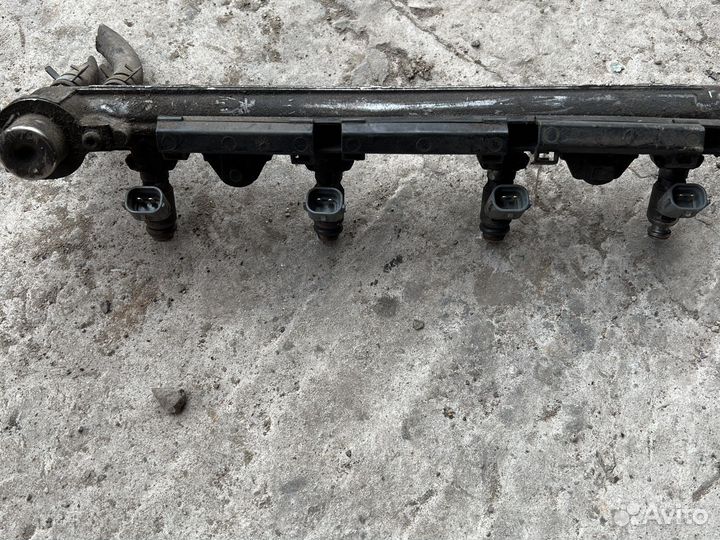 Топливная рампа Golf 4 1.6