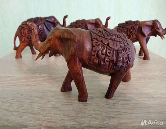 Статуэтка слона из дерева