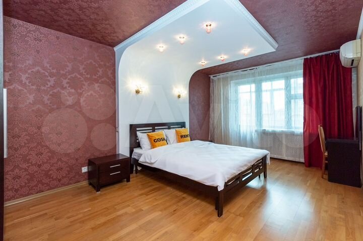 2-к. квартира, 100 м², 8/10 эт.