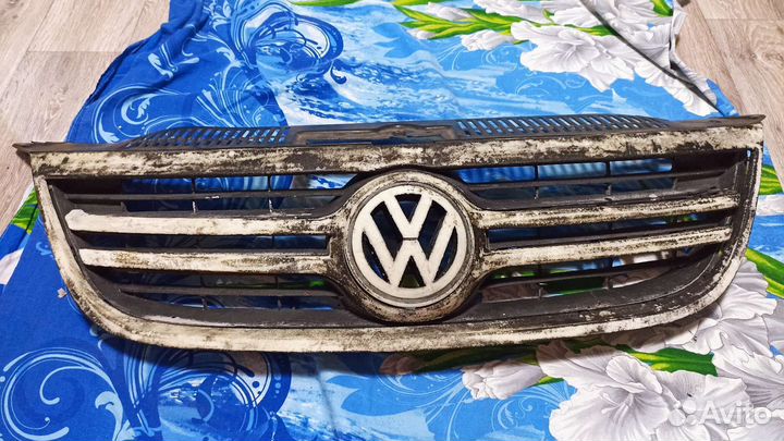 Решетка радиатора volkswagen tiguan 1