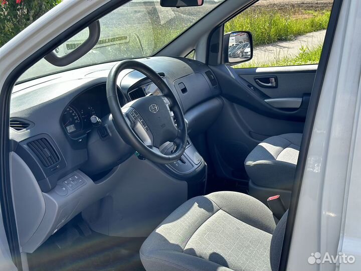 Аренда авто под выкуп минивен Hyundai Starex H-1