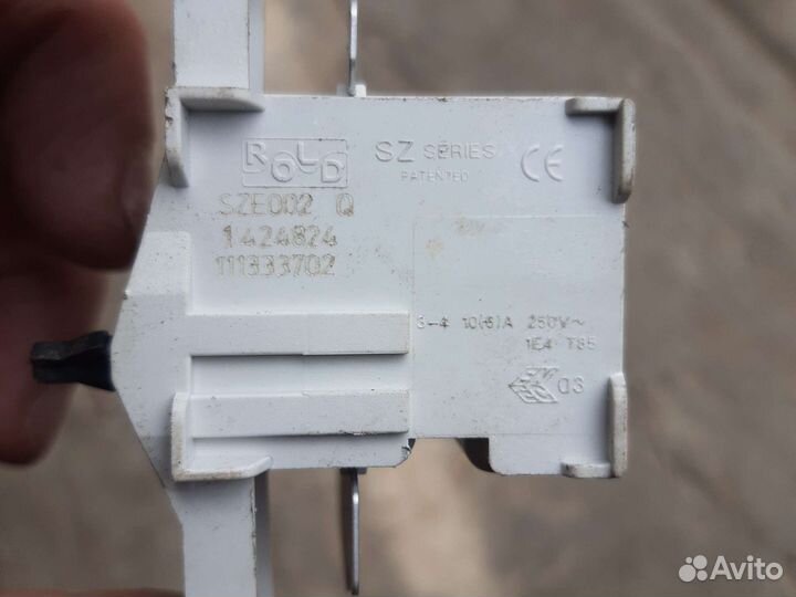 Выключатель (кнопка) 111333702