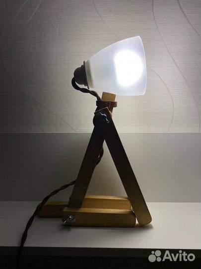 Лампа настольная