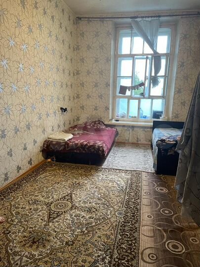 Комната 25,1 м² в > 9-к., 2/4 эт.