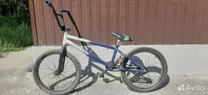 Трюковой велосипед BMX