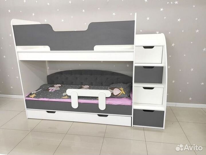 Детская двухъярусная кровать с комодом