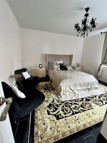 Дом 360 м² на участке 12 сот.