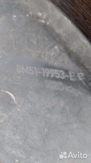 Заглушка бампера левая Ford Focus II